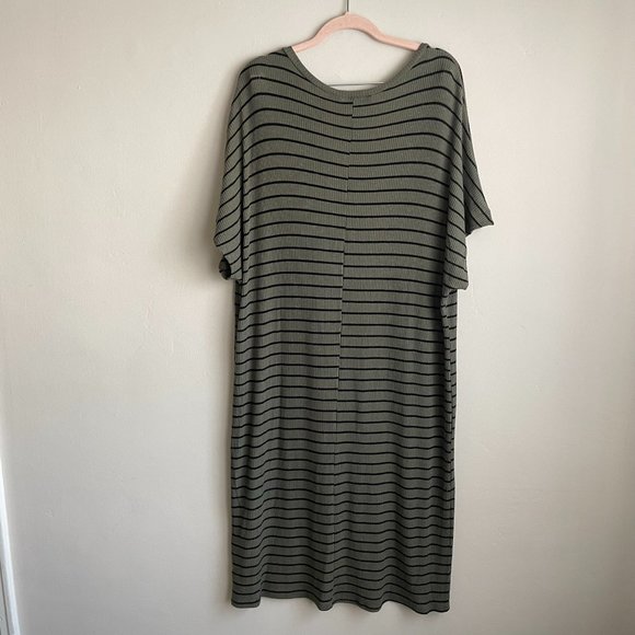 Kaitlyn Boutique / Navy Green & Black Stripe Oversized Midi Dress - Picture 6 of 7